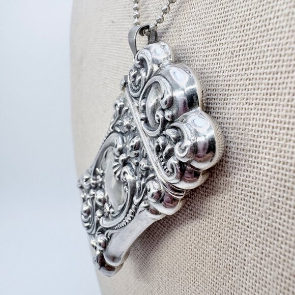 Antique Sterling Silver Repoussé Scroll Design Match Box Pendant 30" Ball & Pin - Picture 3 of 16